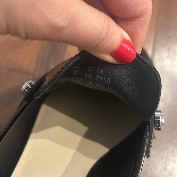 Barely used Stuart Weitzman Suki ll Loafer size 39 (8.5) - Picture 7 of 8